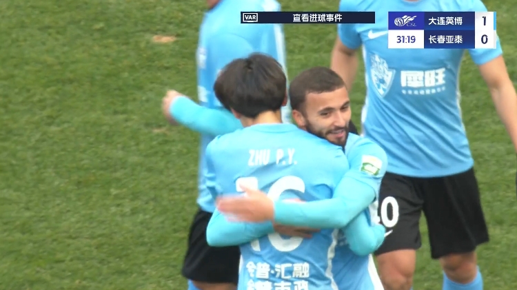 19歲朱鵬宇中超處子球！大連英博1-0領(lǐng)先長春亞泰，馬萊萊助攻