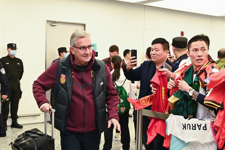 蘇媒：國足仍有爭第二希望，但真的不能再“守”下去了